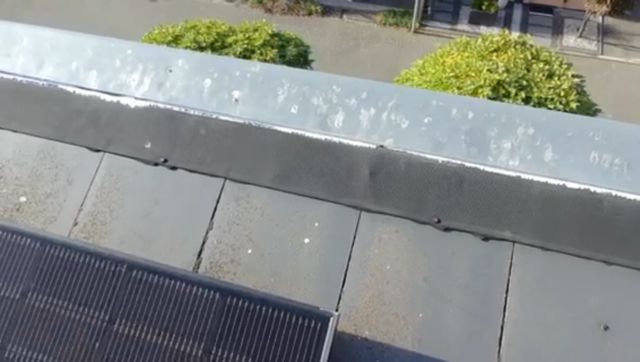 Dakrand met daktrim, van dichtbij